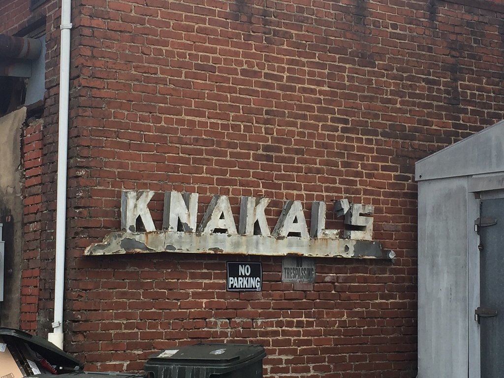 Knakals Bakery